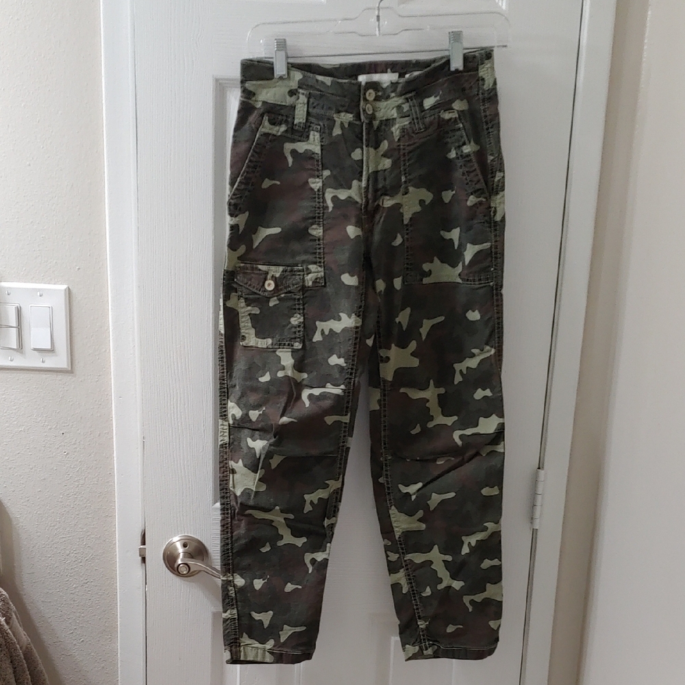 Anthropologie Women's Camouflage Cargo Pants.